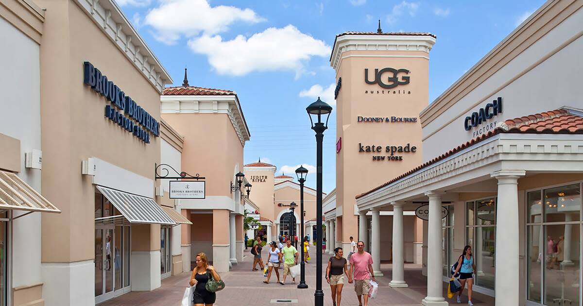 Orlando International Premium Outlets shopping village